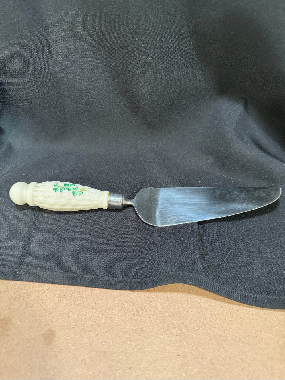 Belleek Shamrock Cake Pie Serving Utensil Gold Mark